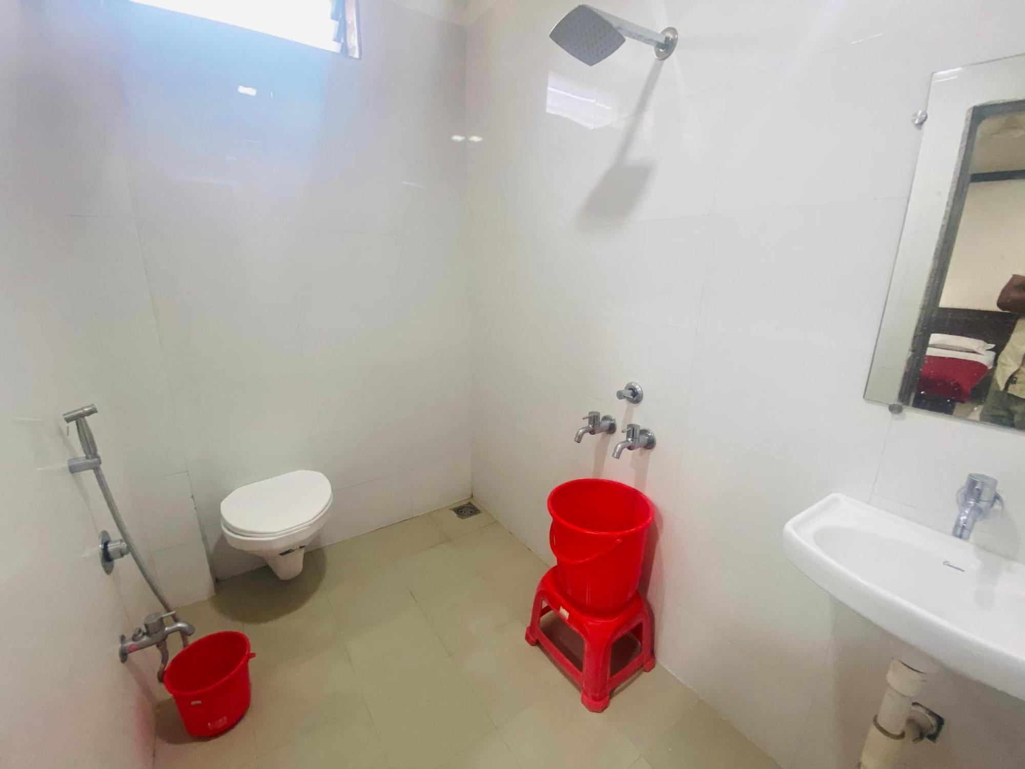 Hotel Sai Bhawani شيردي المظهر الخارجي الصورة